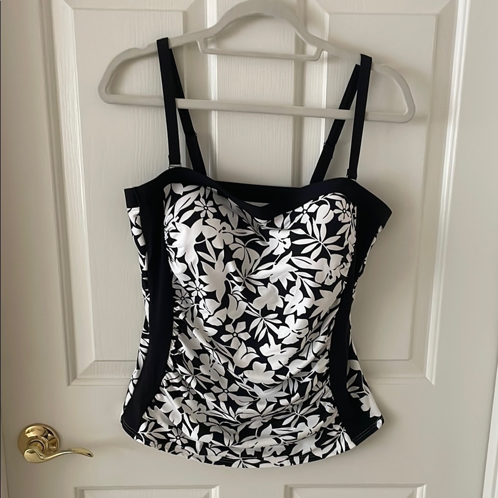 Floral Black and White Women's Top